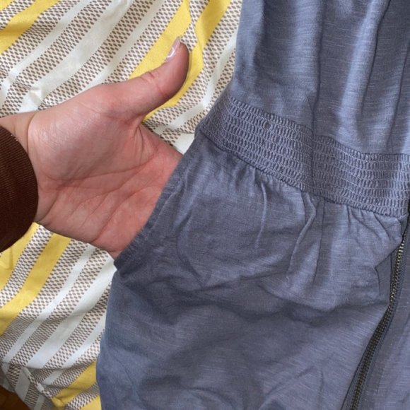 Guess blue zip-up tank top with pockets - Picture 3 of 4